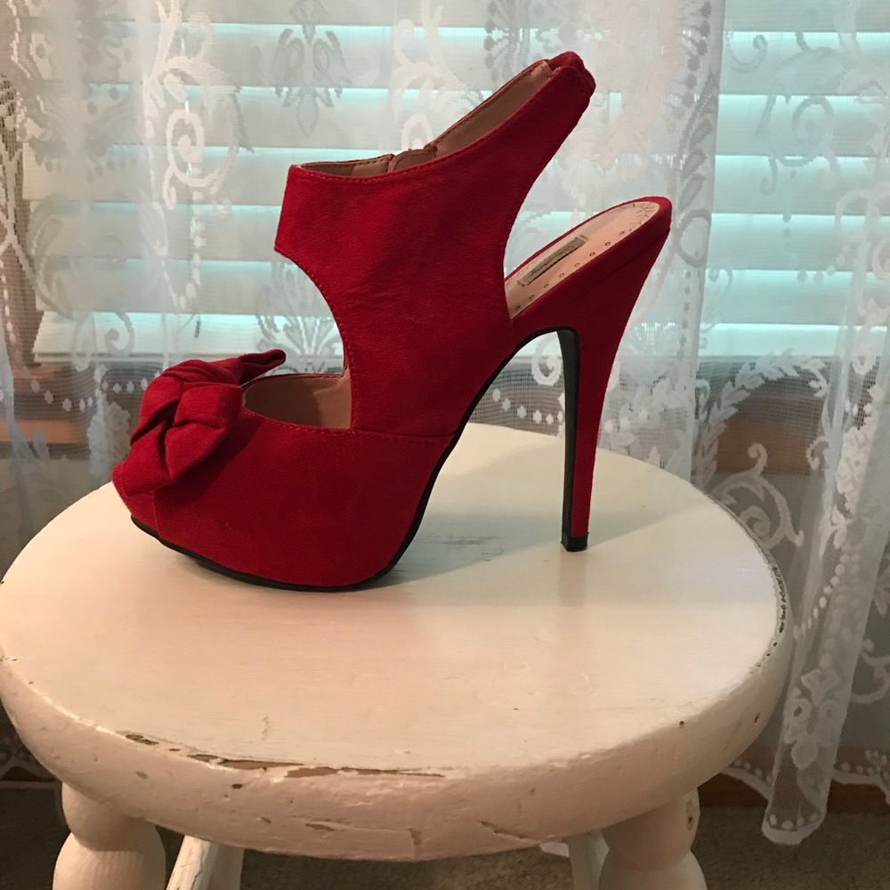 OLSENBOYE red heels with bow